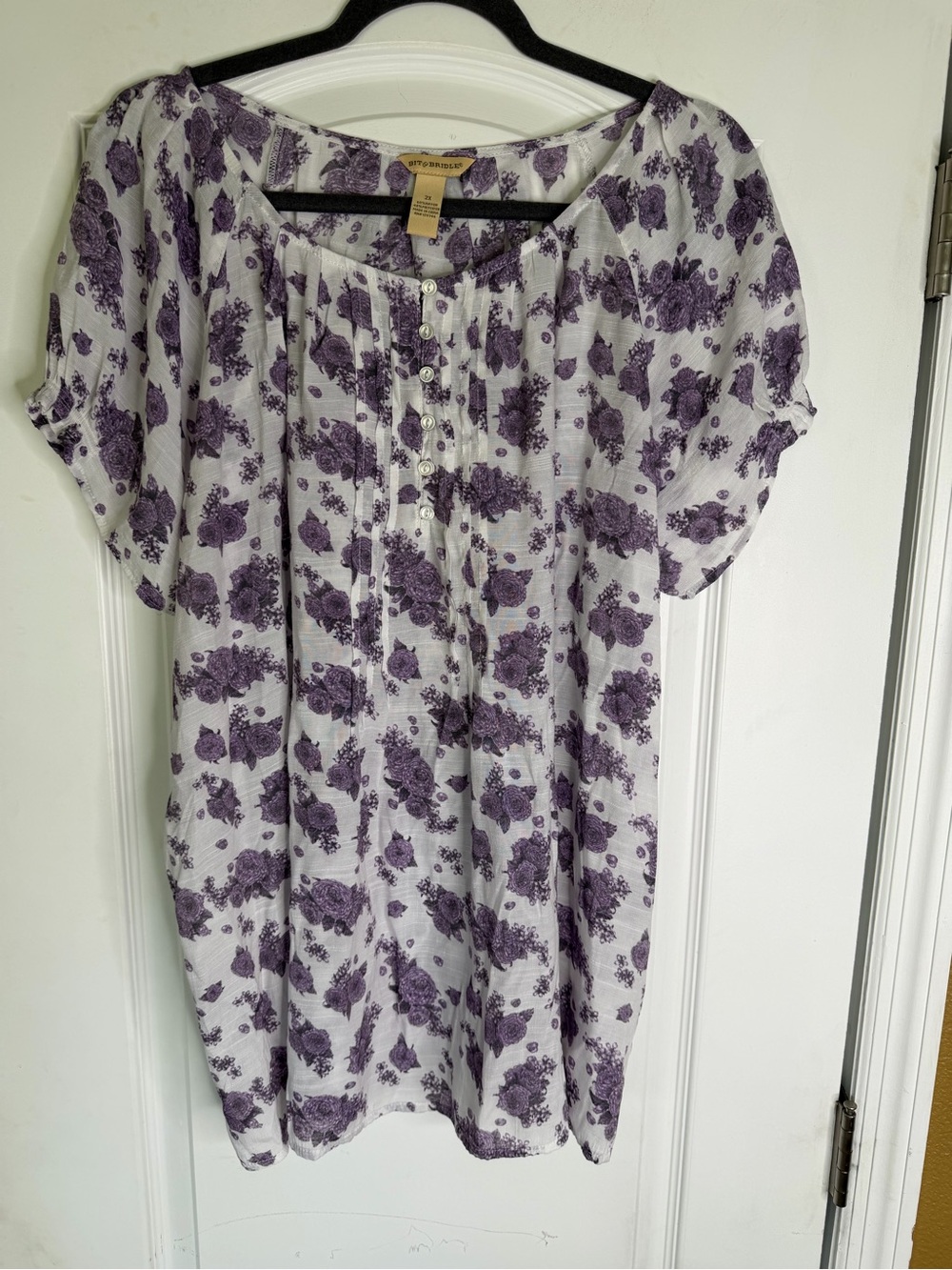 Bit & Bridle Plus Size White Tunic W/Purple Floral Pintuck Print Blouse. Size 2X